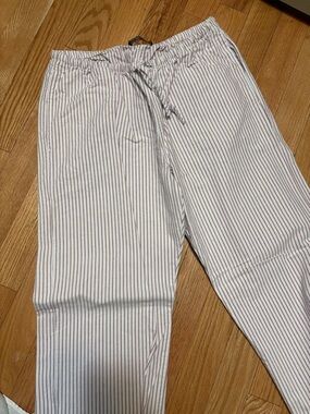 Brandy Melville White Pants with Red Pinstripes
